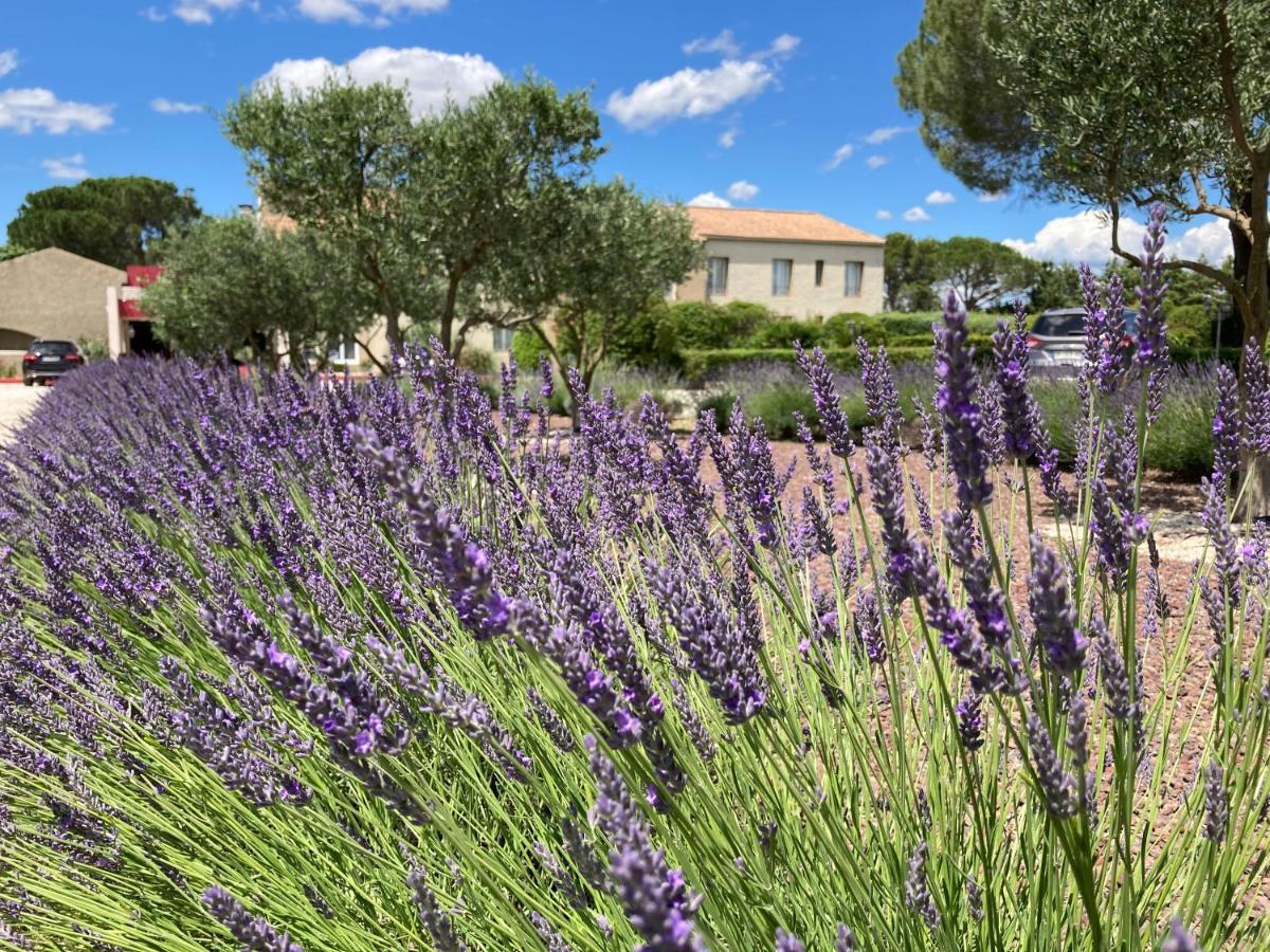 Logis Hotel Restaurant Les Aubuns Caissargues Buitenkant foto