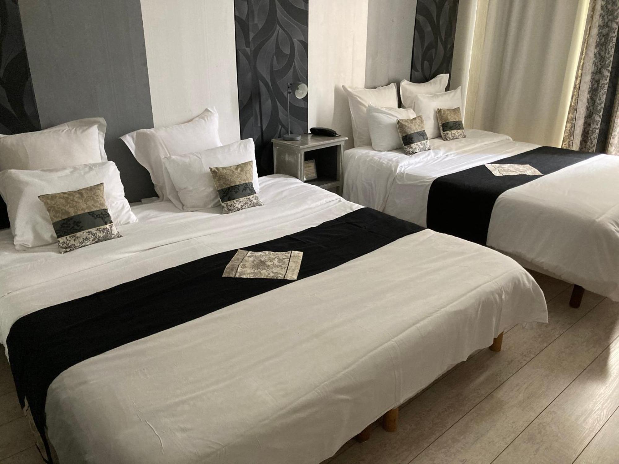 Logis Hotel Restaurant Les Aubuns Caissargues Buitenkant foto