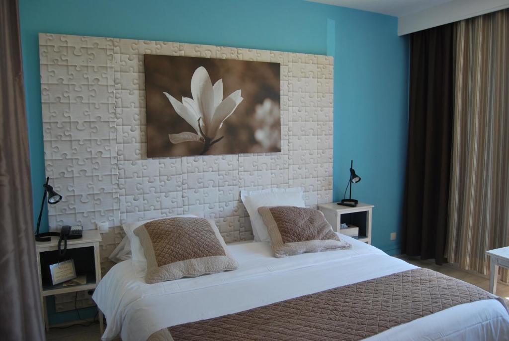 Logis Hotel Restaurant Les Aubuns Caissargues Kamer foto