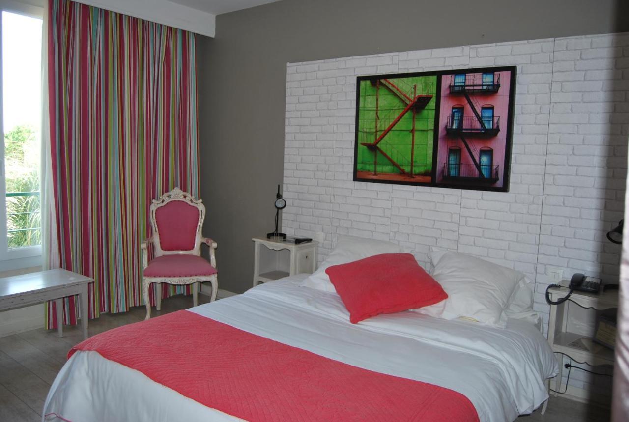Logis Hotel Restaurant Les Aubuns Caissargues Kamer foto