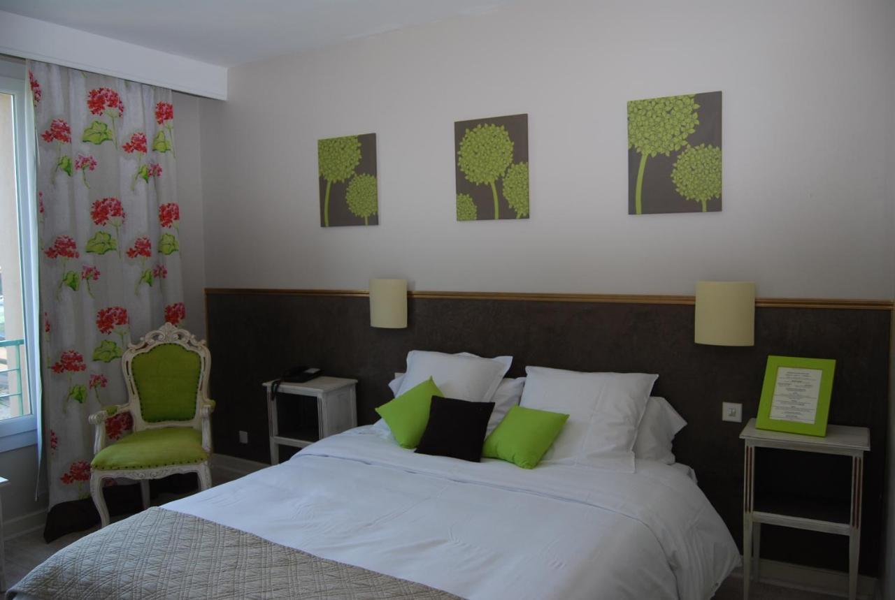 Logis Hotel Restaurant Les Aubuns Caissargues Kamer foto